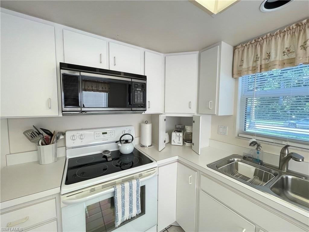 254 6th Ave S #8 - Photo 6 of 49