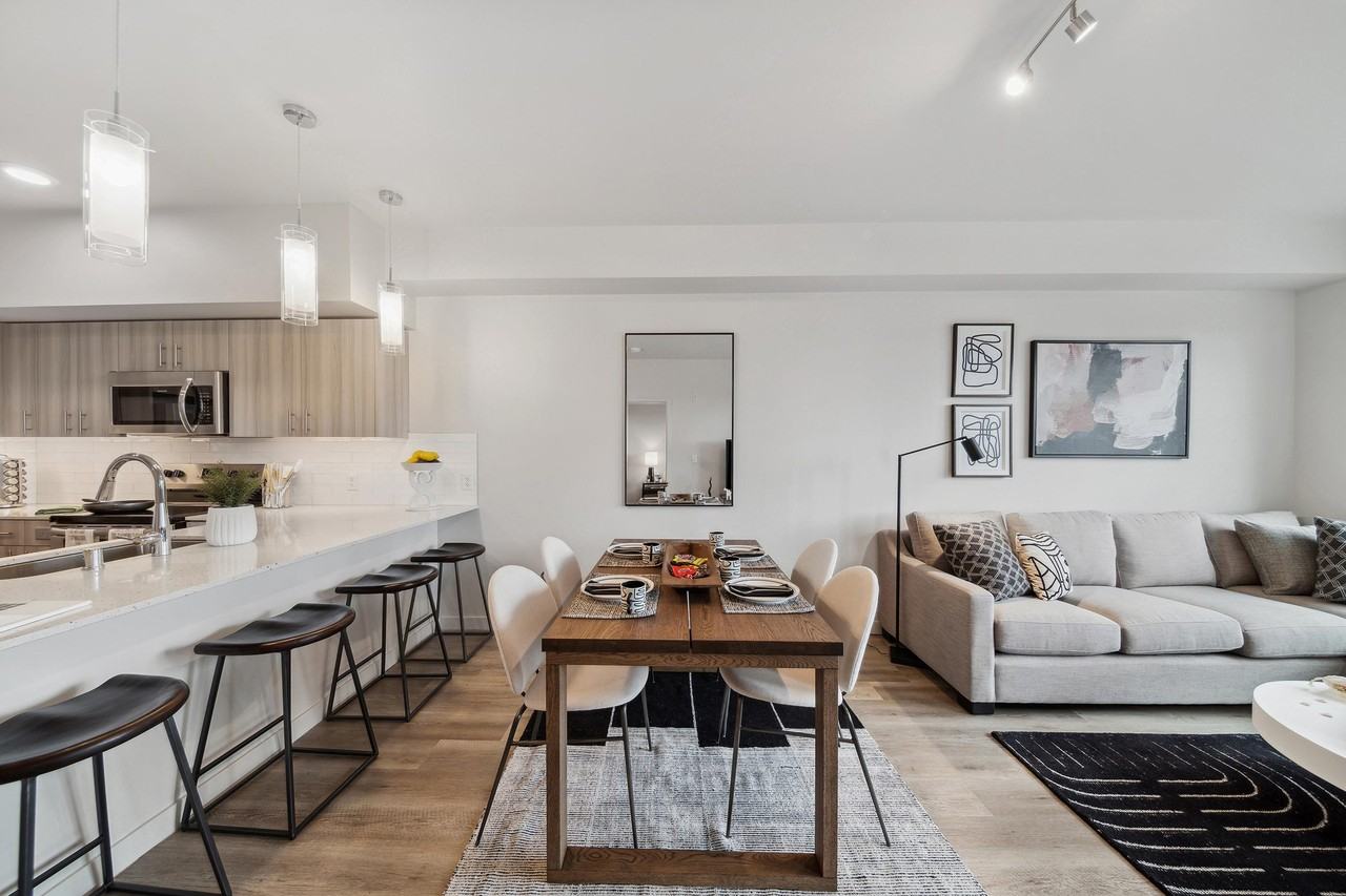 Sunset Terrace - Photo 4 of 39