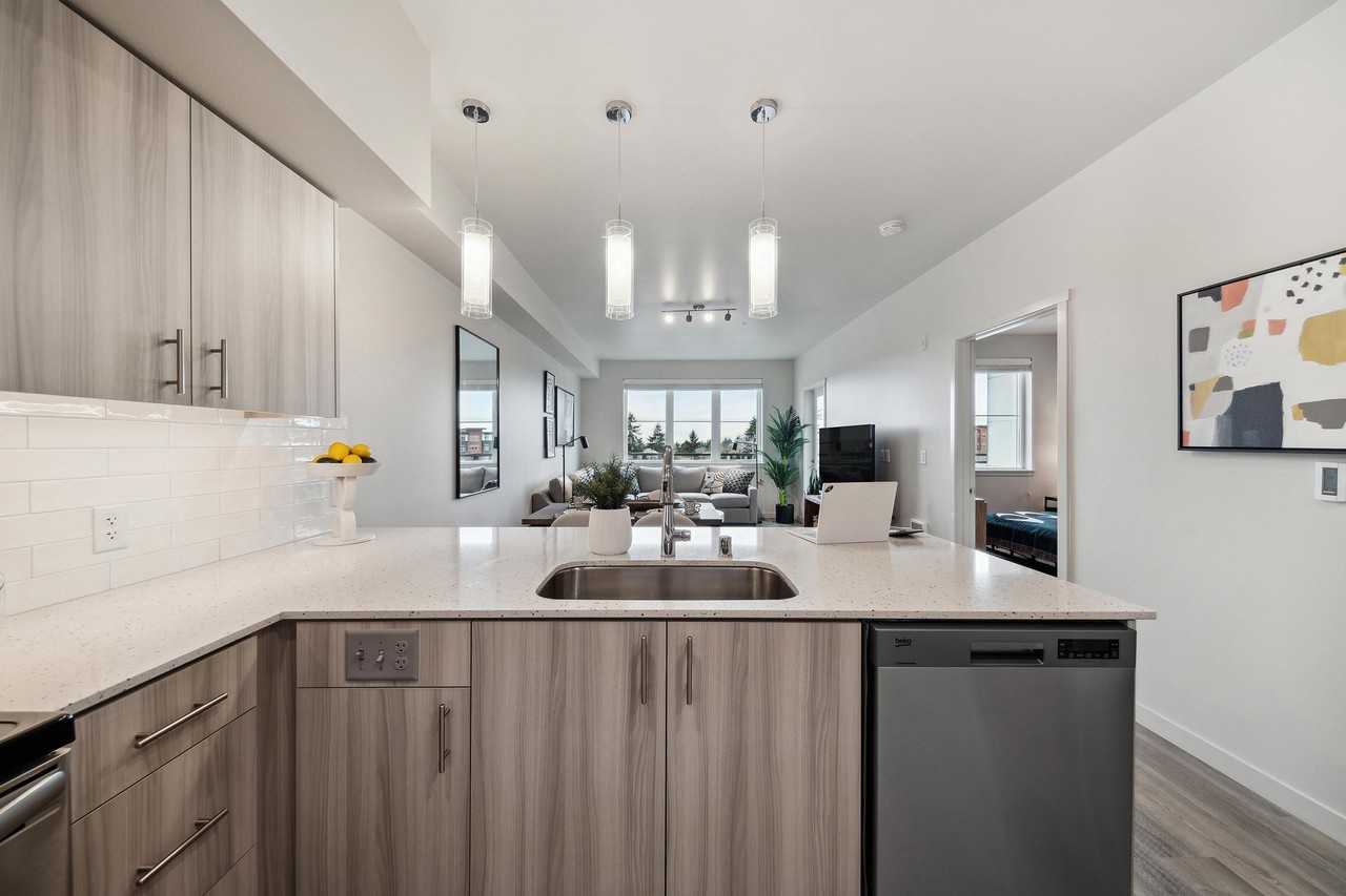 Sunset Terrace - Photo 5 of 39