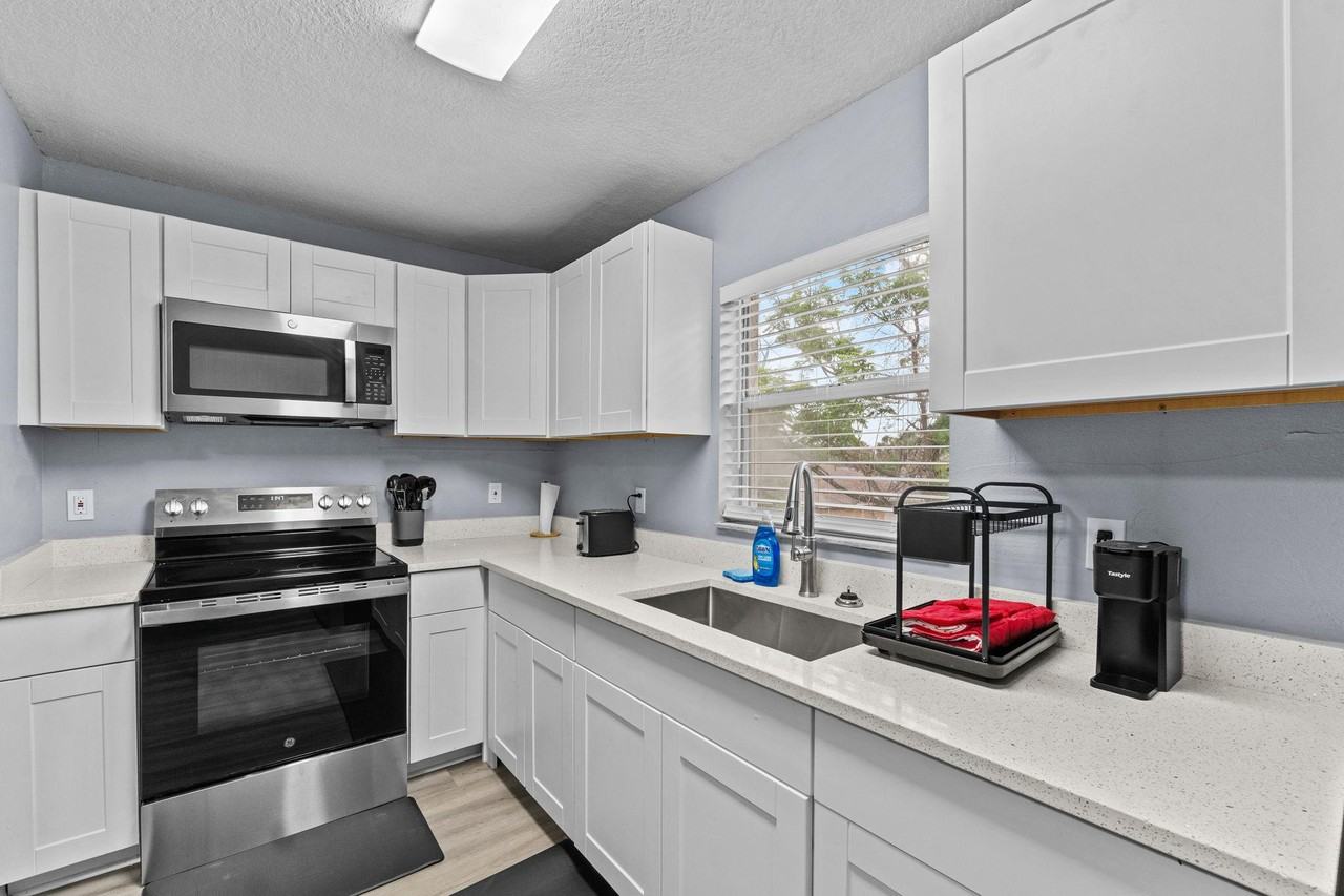 N 49th St - Photo 3 of 10