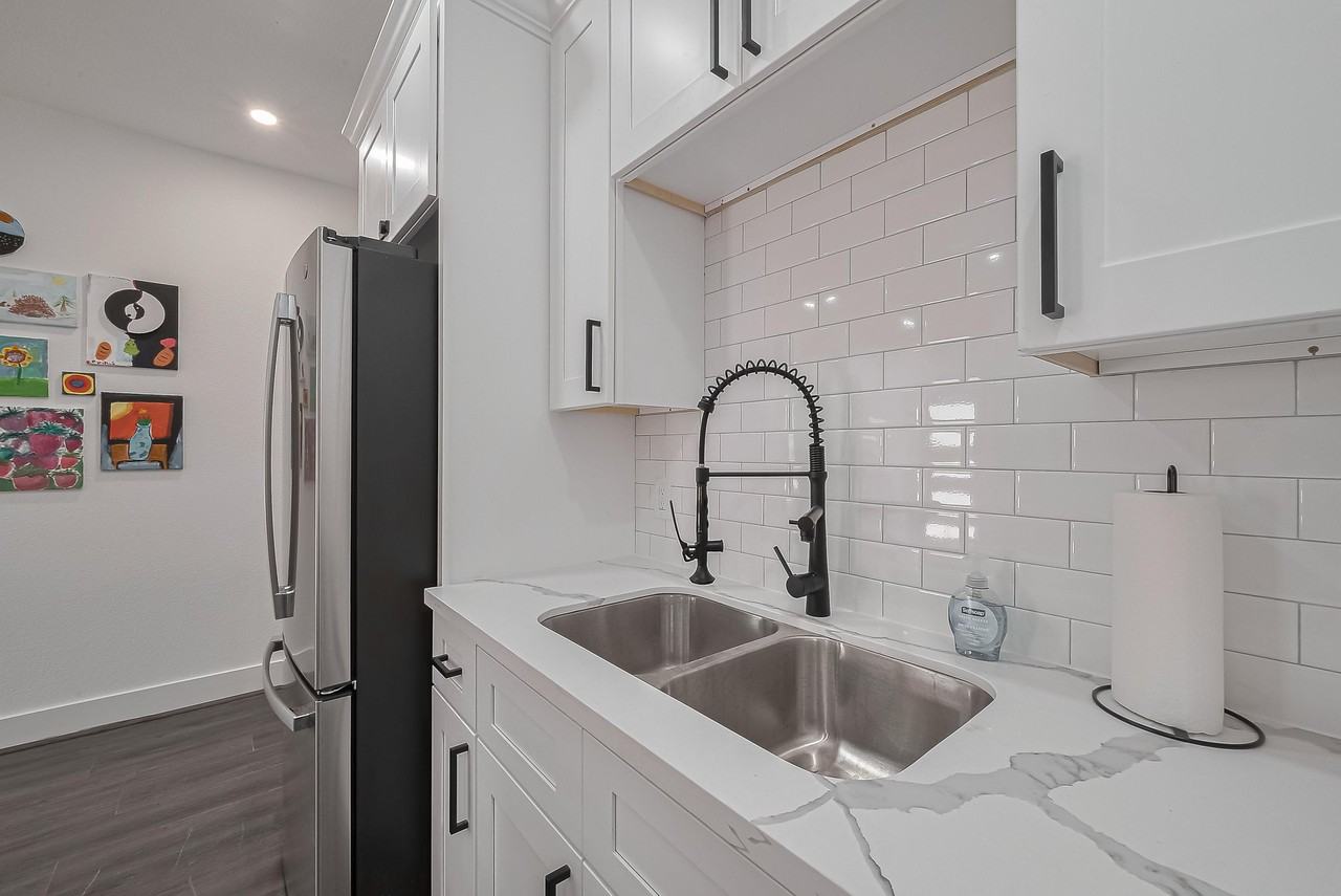 Simmons St - Photo 5 of 15