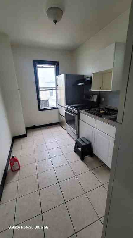 1579 Mayflower Ave ##2 - Photo 3 of 3