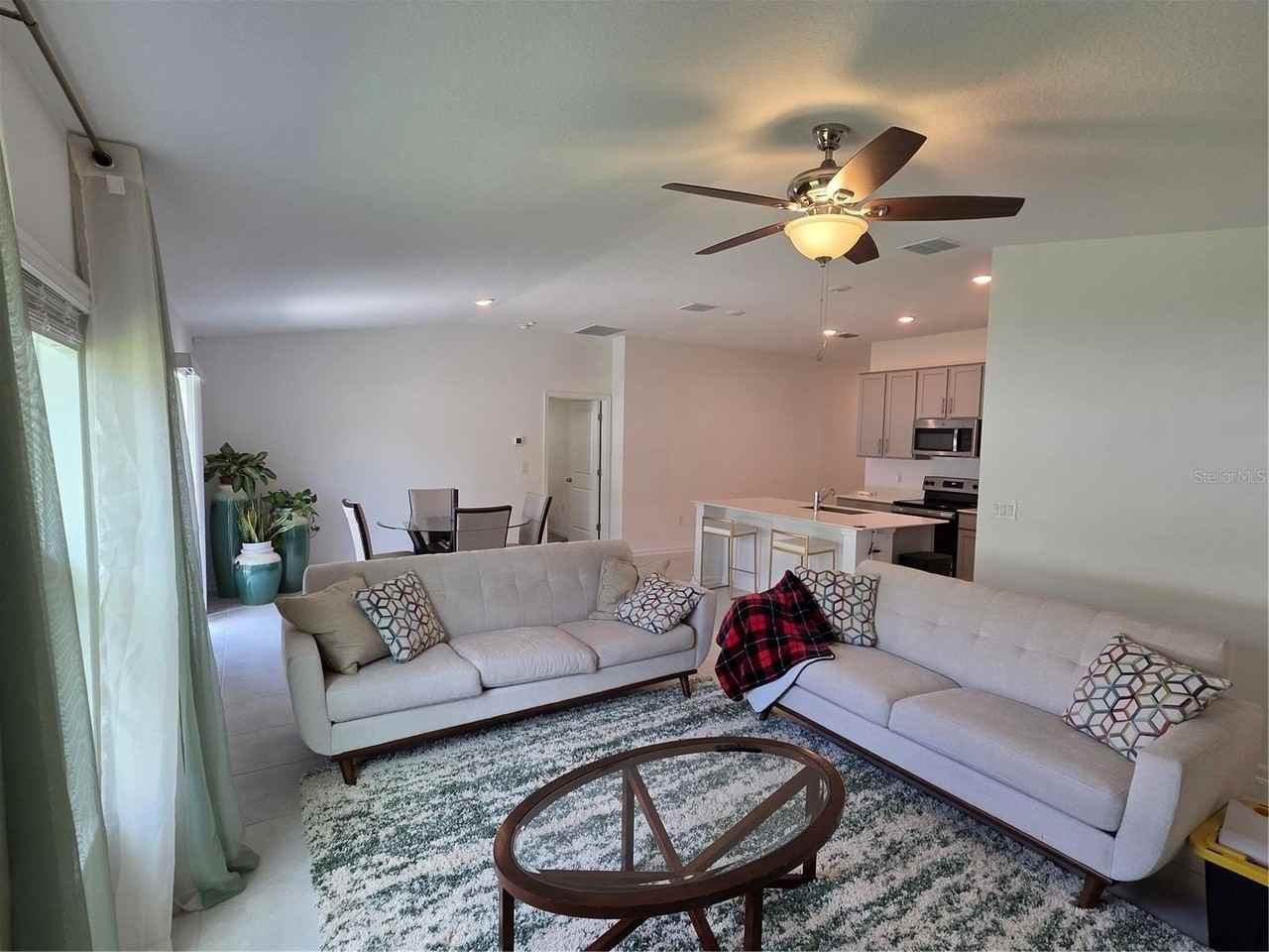 1216 Peach Creek Dr - Photo 3 of 21