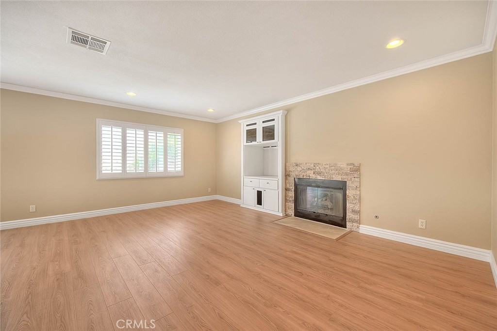 5729 Stanfield Ct - Photo 7 of 50