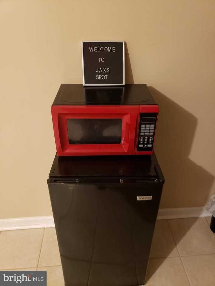 4018 Chesmont Ave - Photo 4 of 7