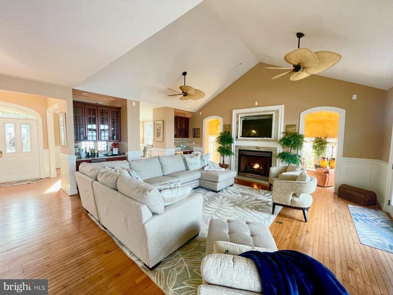 7426 Little Chatterton Ln - Photo 4 of 39