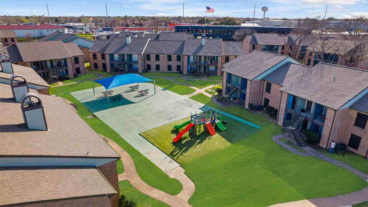 Sonoma Apartments - Photo 7 of 34