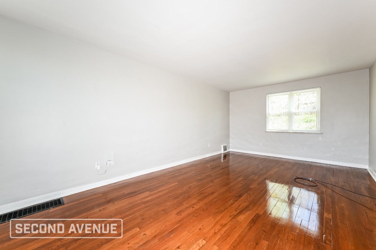 299 Barclay Ave - Photo 4 of 24