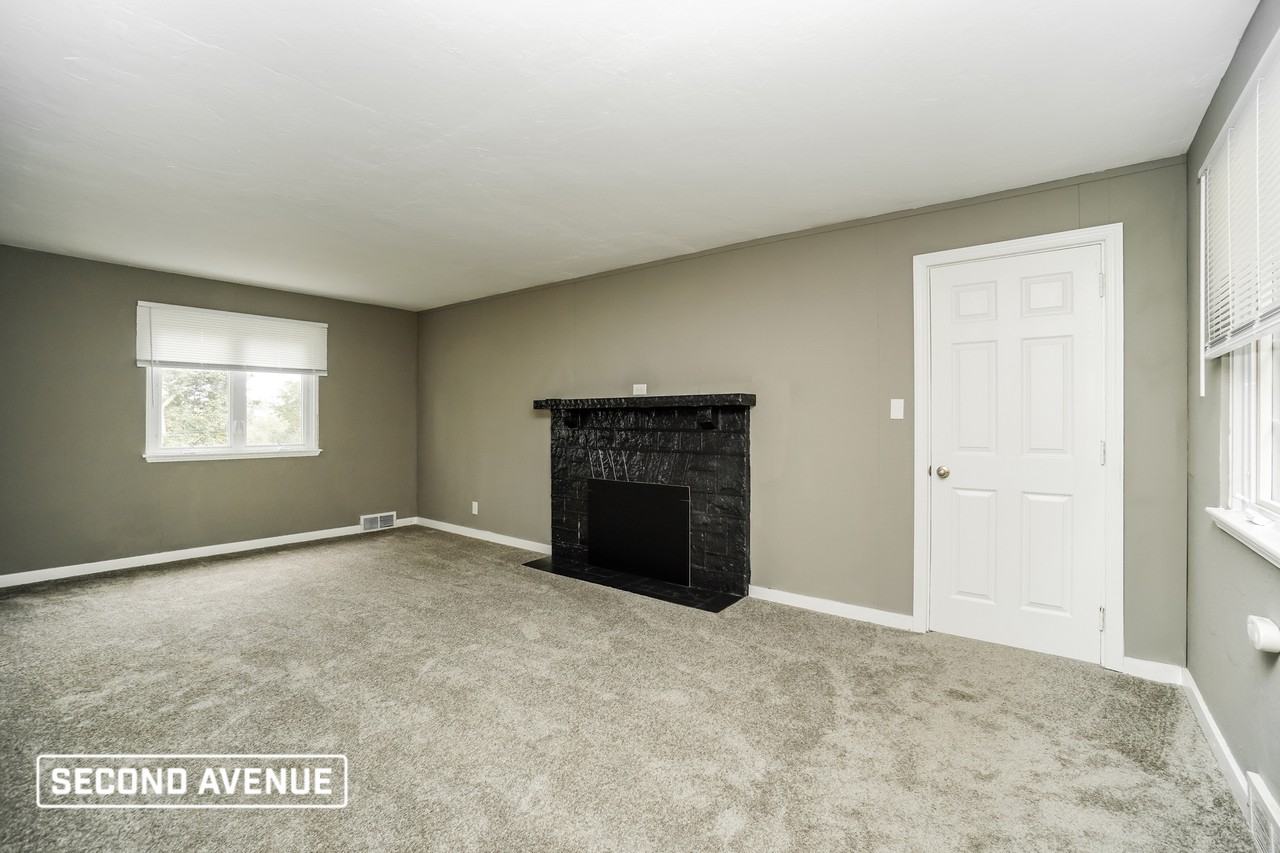 4534 W Barlind Dr - Photo 2 of 19
