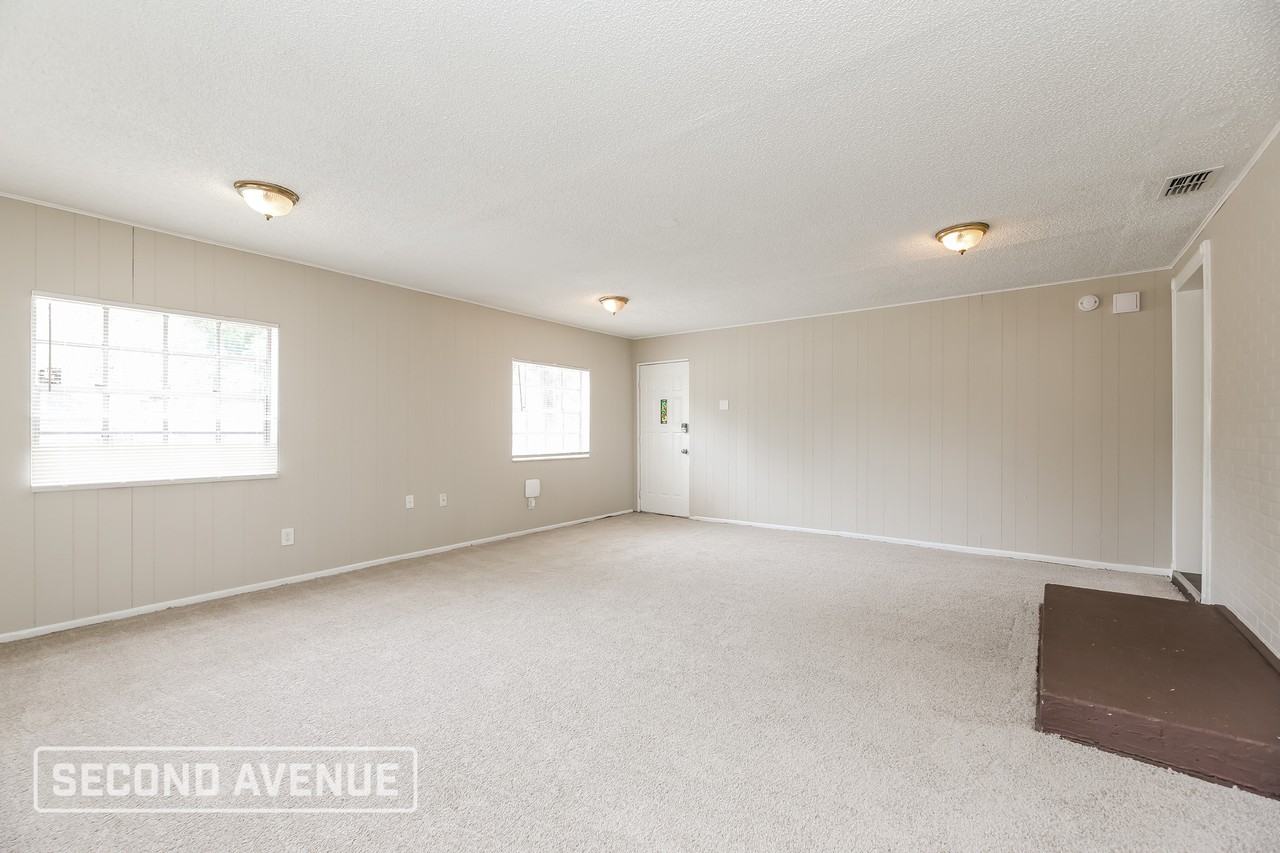 1021 Lake Forest Blvd - Photo 7 of 27