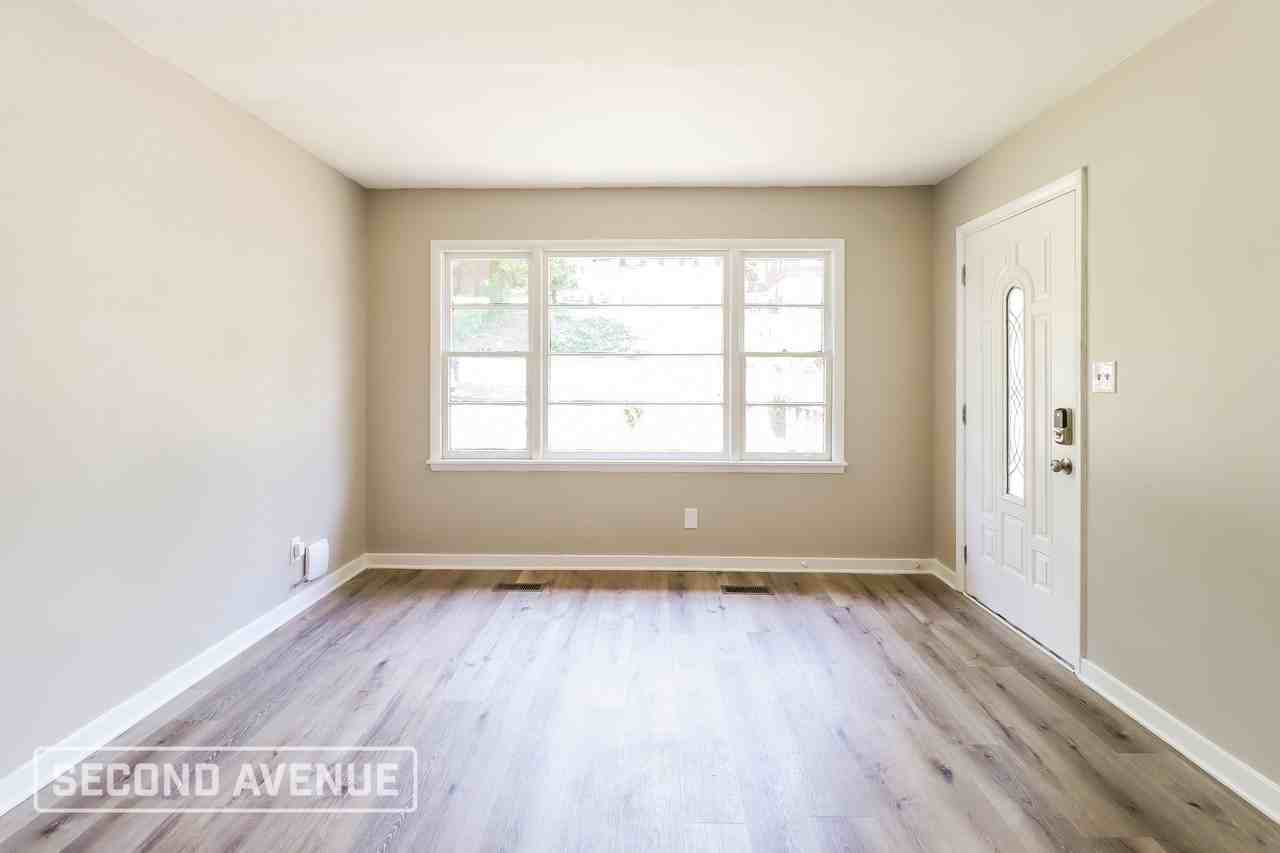 1924 Portage Ave - Photo 2 of 26