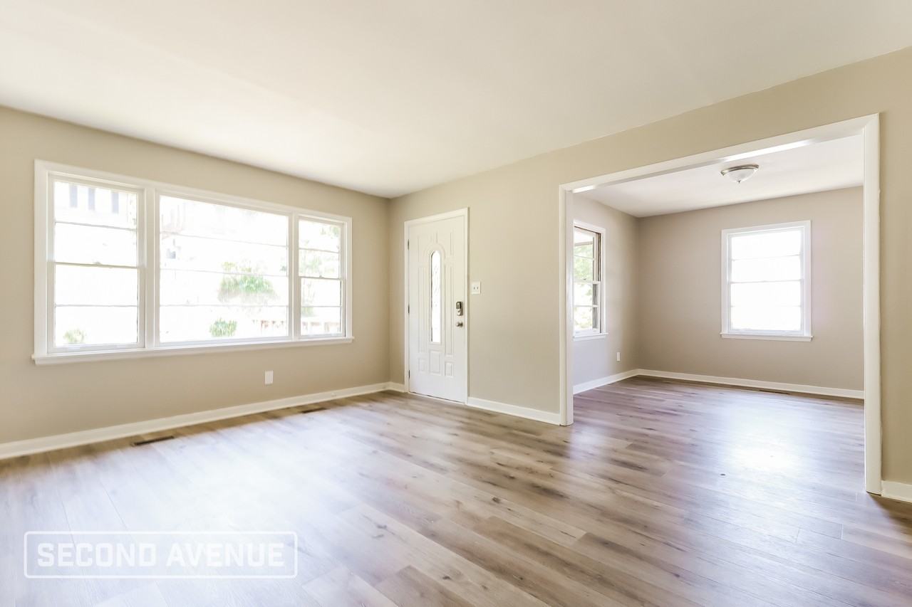 1924 Portage Ave - Photo 5 of 26