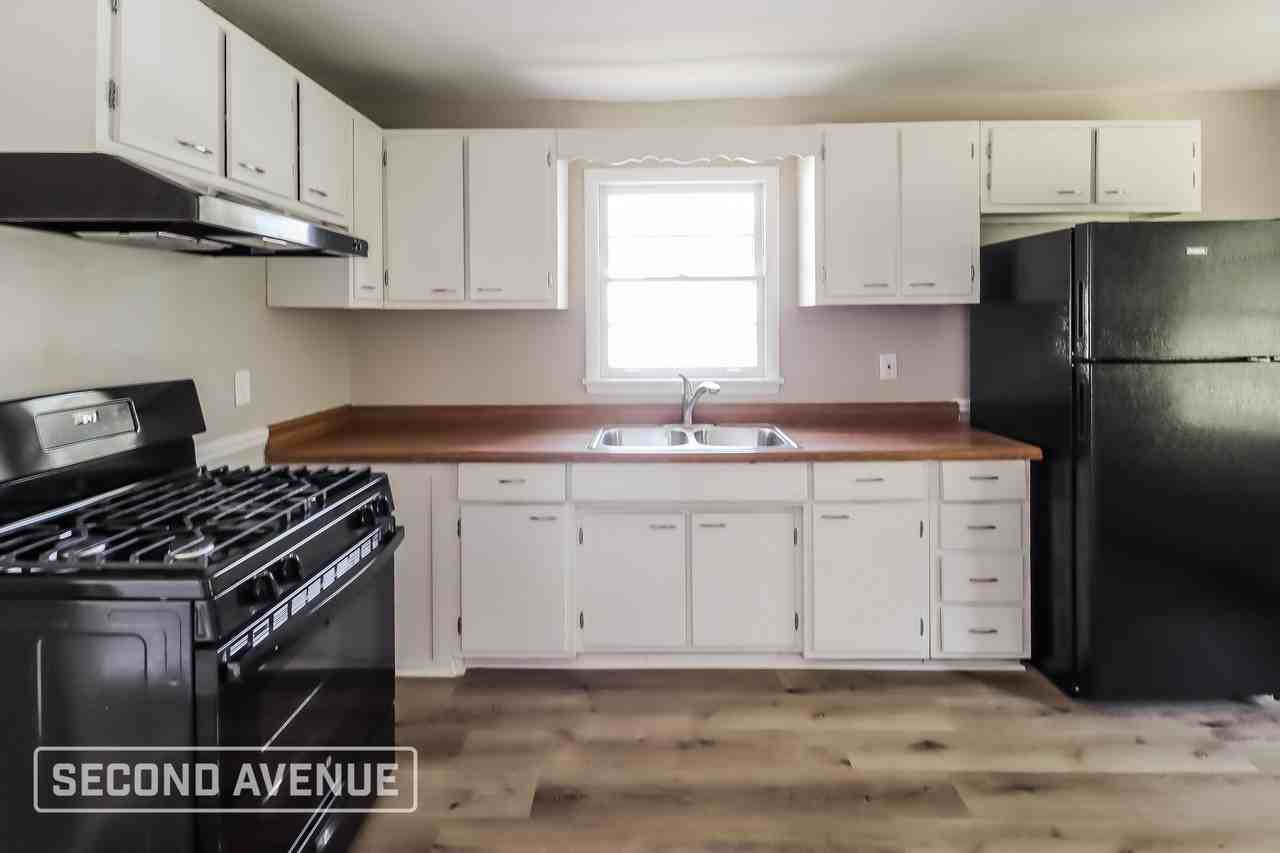 1924 Portage Ave - Photo 6 of 26