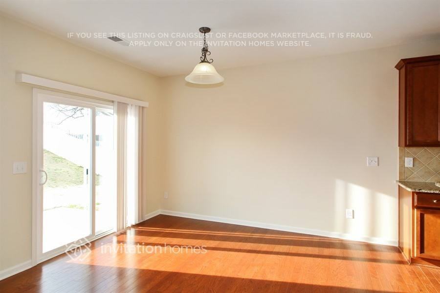140 Glastonbury Dr - Photo 4 of 15