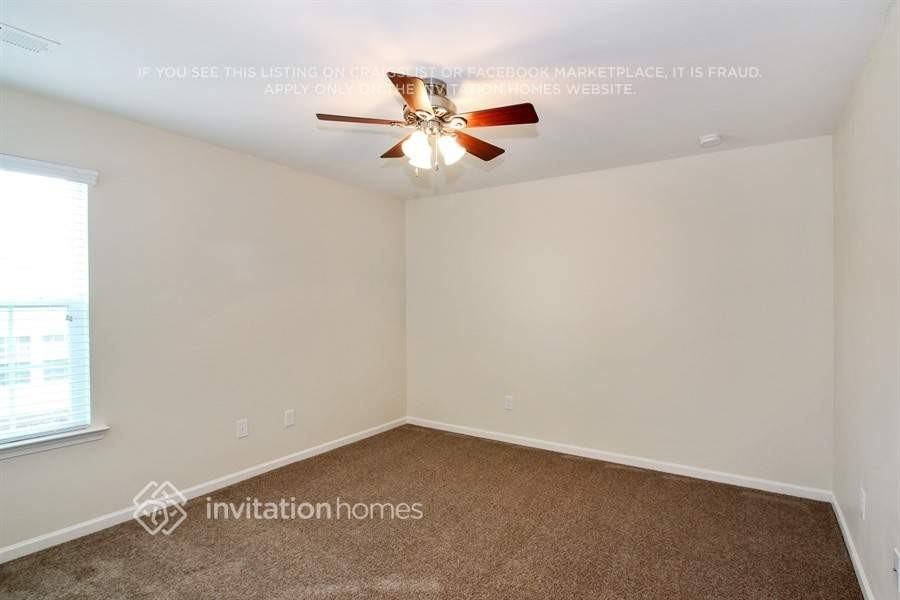 140 Glastonbury Dr - Photo 7 of 15