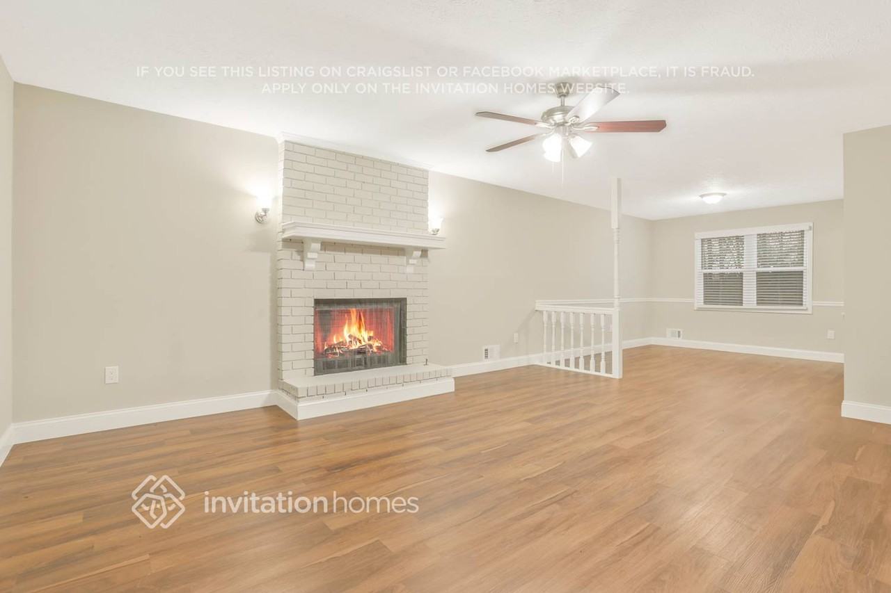 2404 Hillboro Cir Sw - Photo 3 of 26