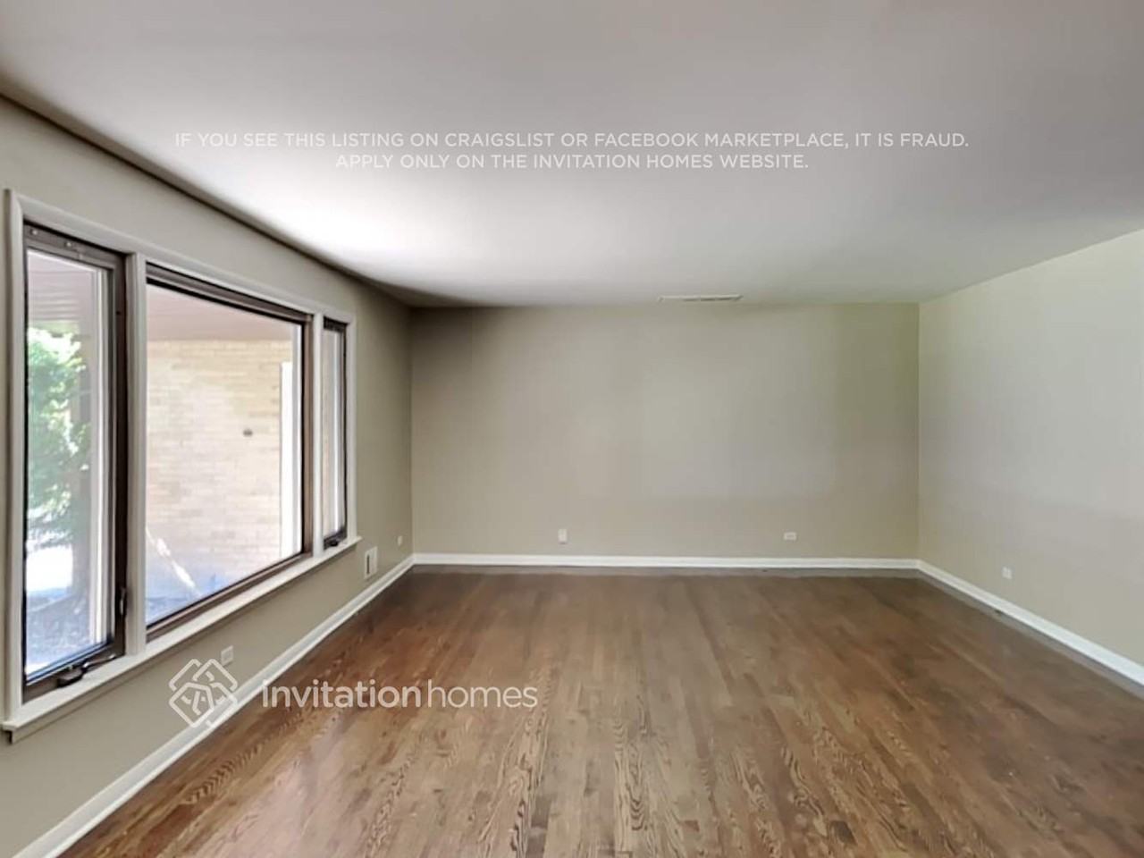 9315 S 49th Ct - Photo 3 of 23