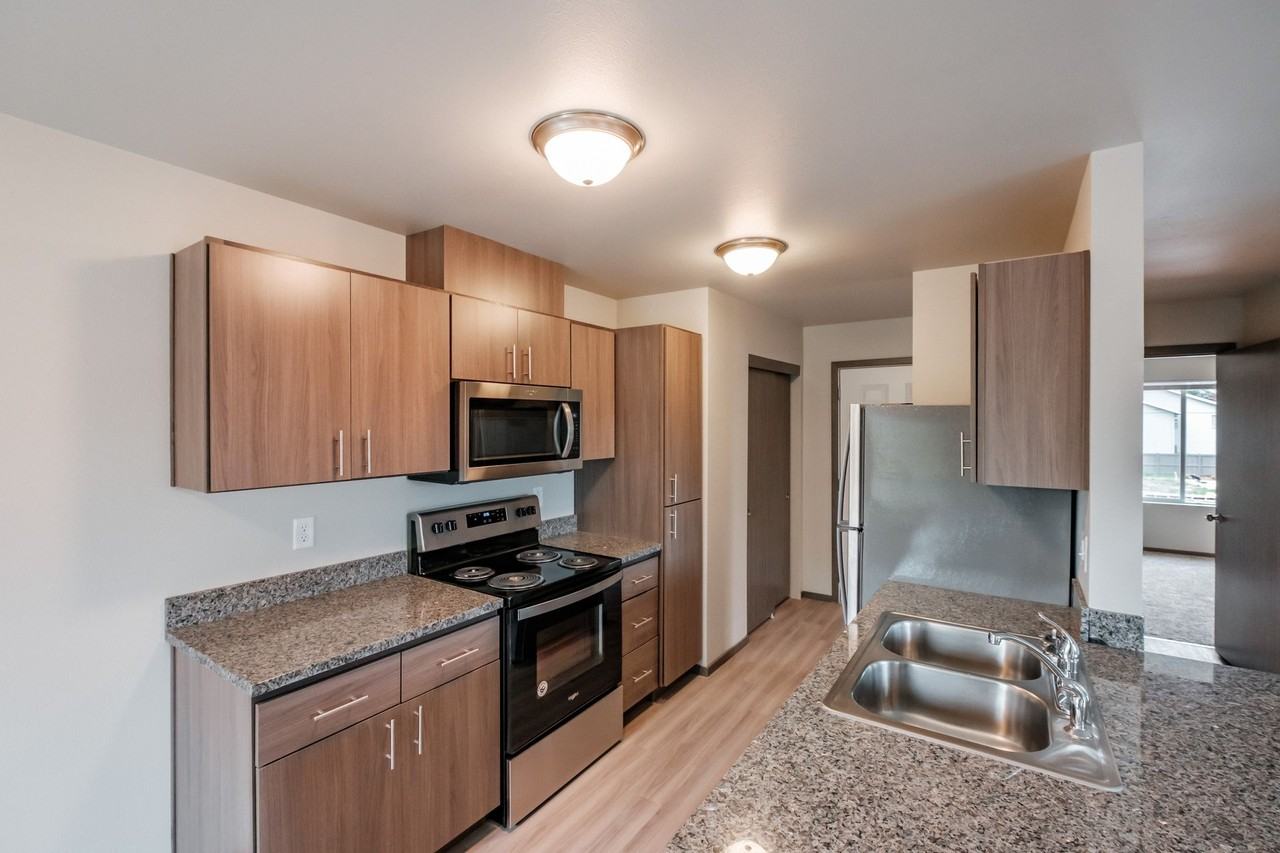 Cherry Glen Apartments - Photo 4 of 50