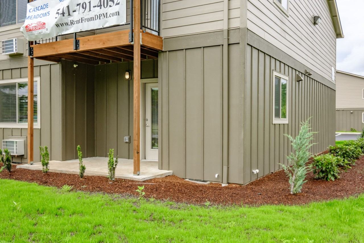 Santiam Gateway Apartments - Photo 3 of 50