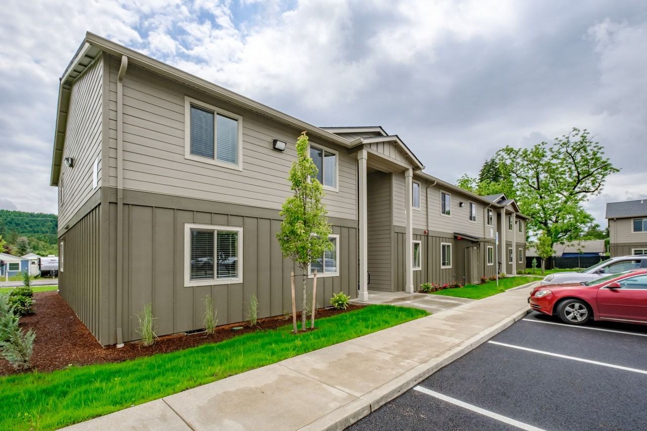 Santiam Gateway Apartments - Photo 6 of 50