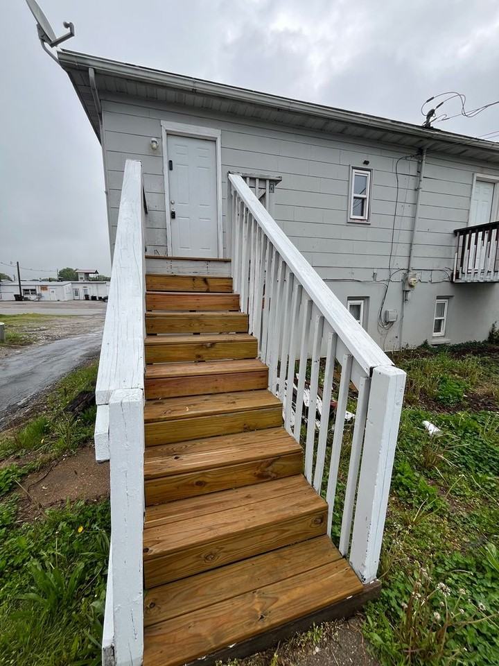 53 E Rosewood Dr - Photo 2 of 6