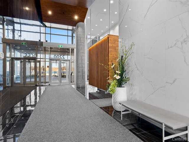 2200 Sauvé Ouest - Photo 2 of 24