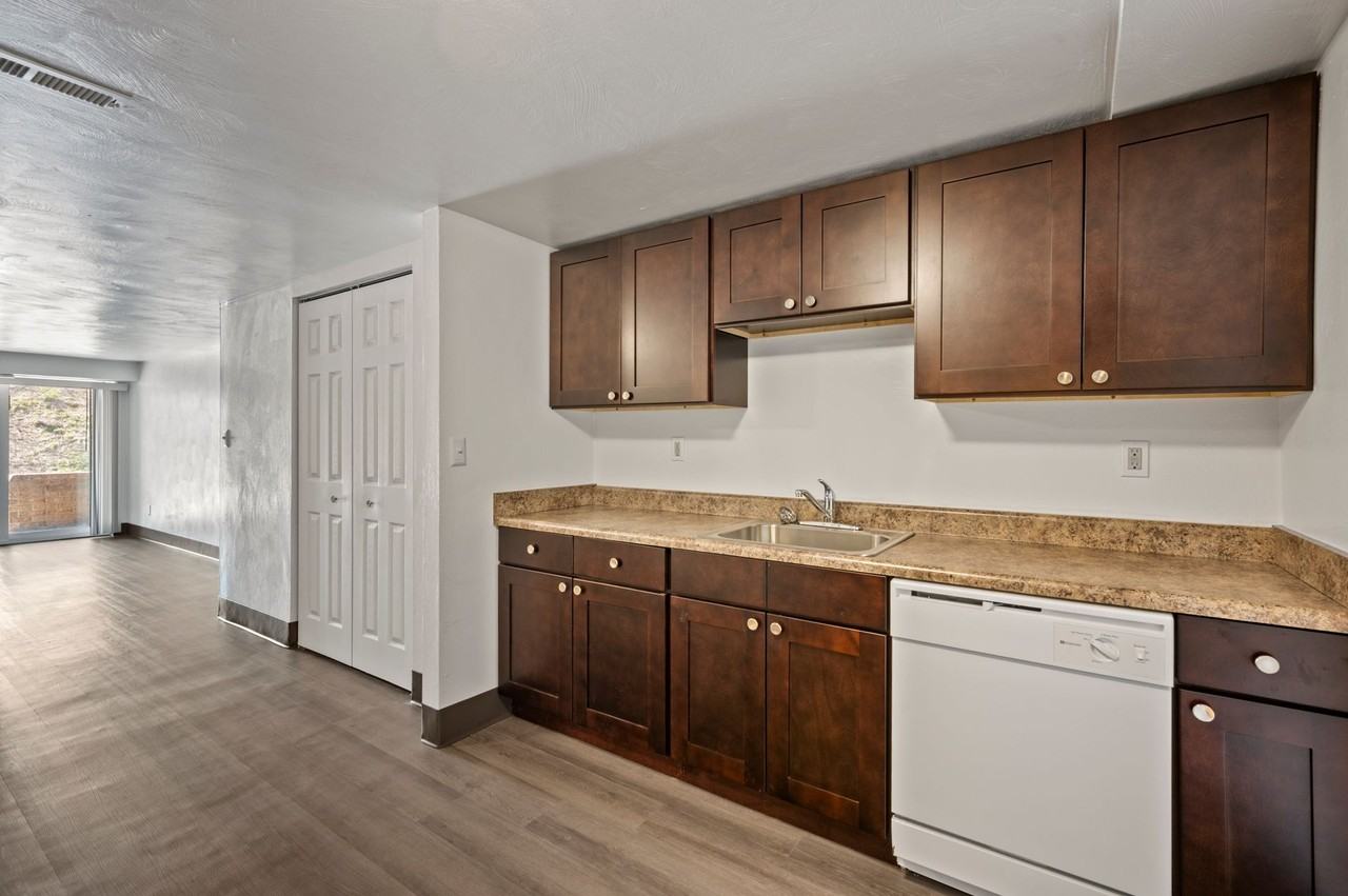 Landmark Apartments - Photo 6 of 46