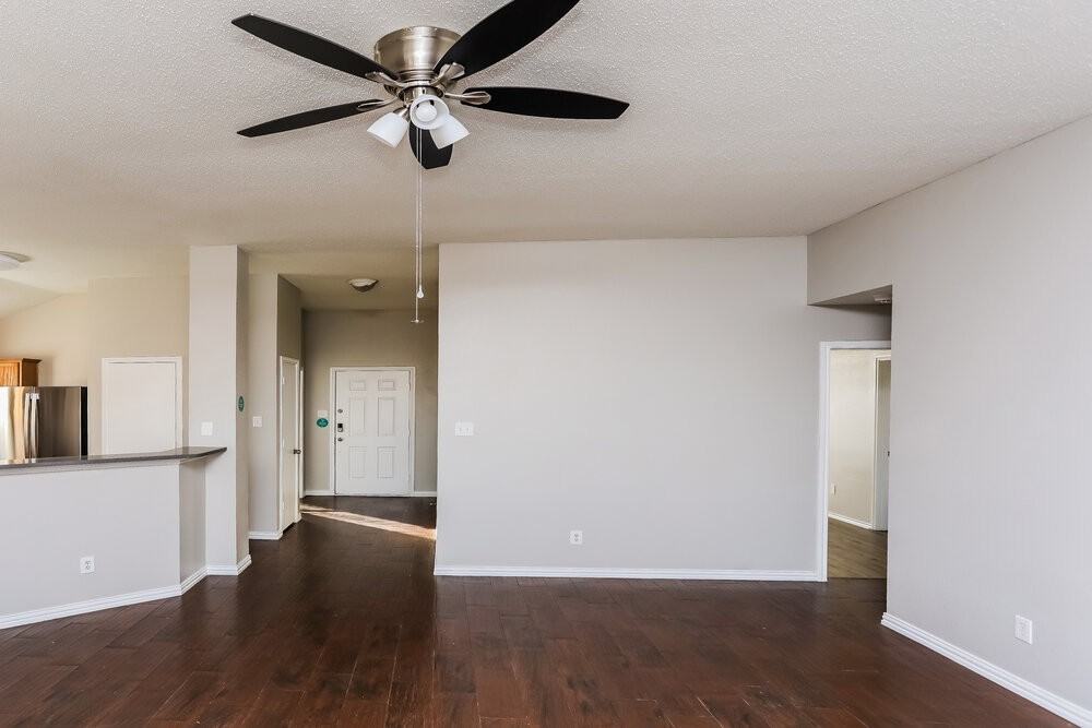 312 Singleton Dr - Photo 3 of 16