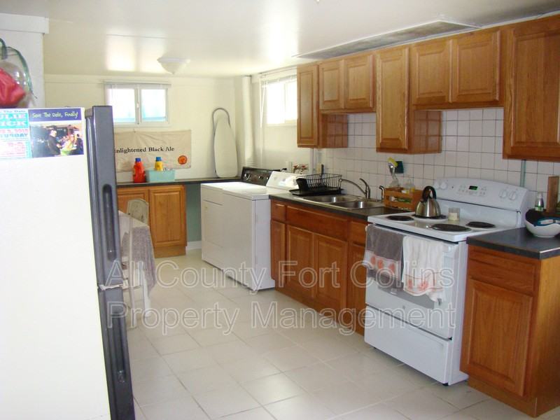 222 1/2 S Loomis Ave - Photo 5 of 9