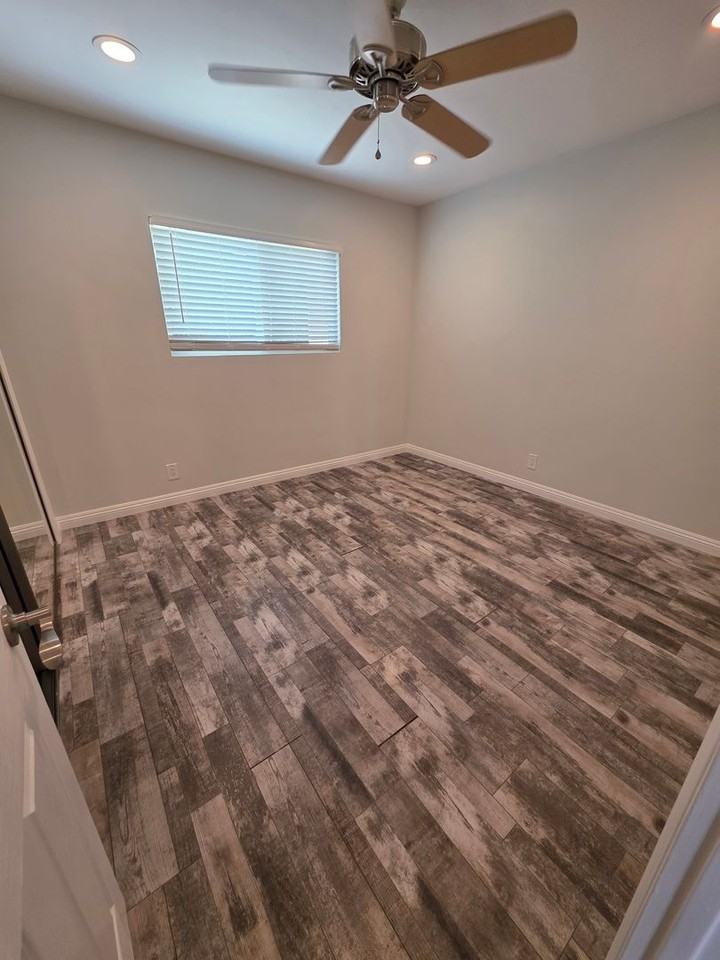 755 W 30th St #3 - Photo 3 of 15