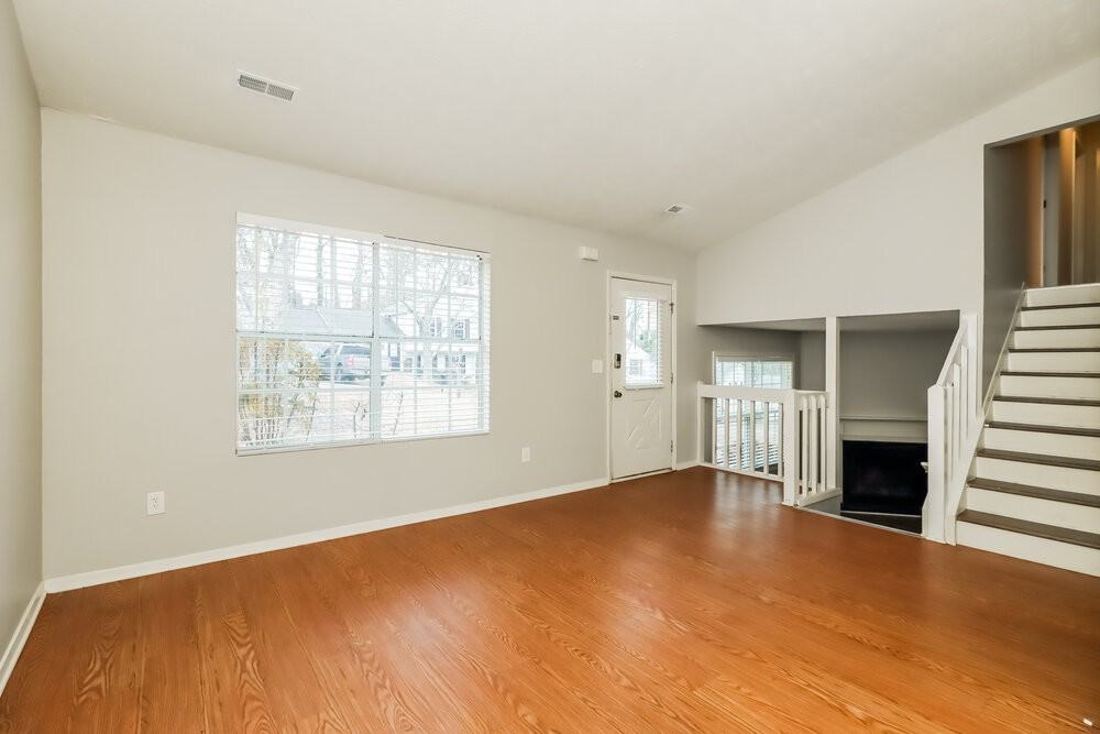 873 Highland Terrace Northeast - Photo 5 of 18