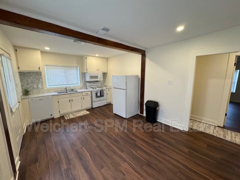 4555 Brunswick Rd - Photo 2 of 8