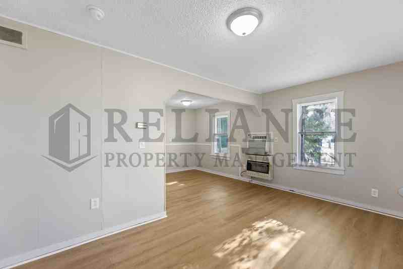 415 E 5th St - Photo 3 of 17