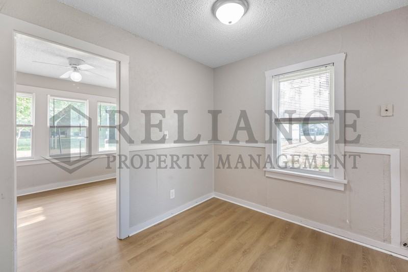 415 E 5th St - Photo 6 of 17
