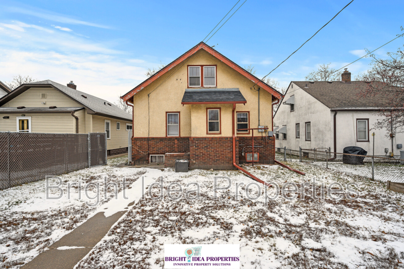969 Lawson Ave E - Photo 2 of 18