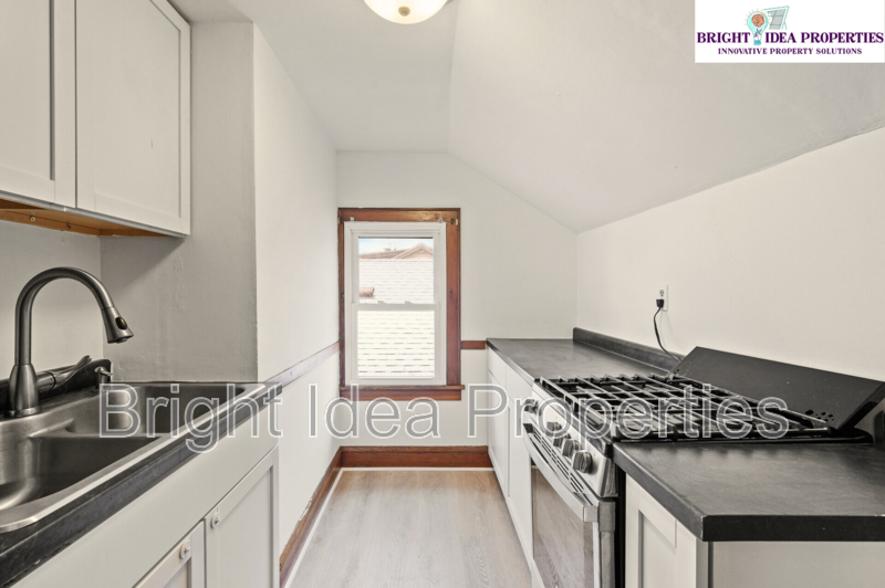 969 Lawson Ave E - Photo 6 of 18
