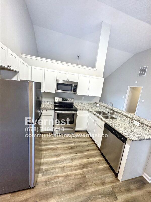 101 Bridge Pl - Photo 2 of 32