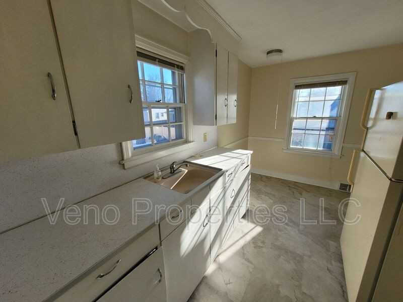 12 Pinehurst Ave - Photo 3 of 22