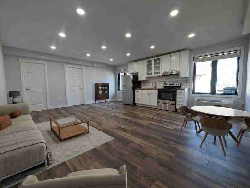 413 Jefferson St - Photo 2 of 18