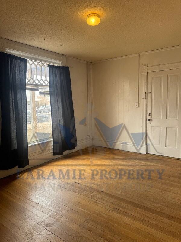 614 S 5th St #2 - Photo 3 of 11