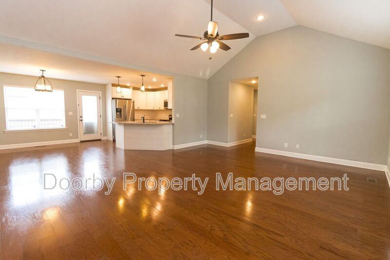 4436 Oakwood Dr - Photo 3 of 25