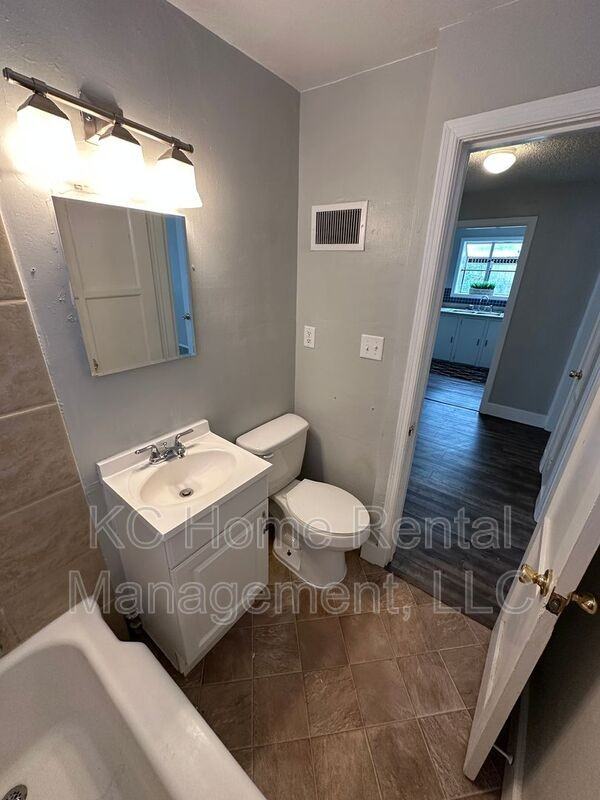 127 W 85th St - Photo 3 of 34