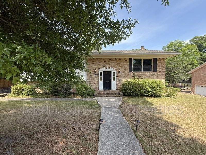 3660 Molaree Dr - Photo 2 of 44