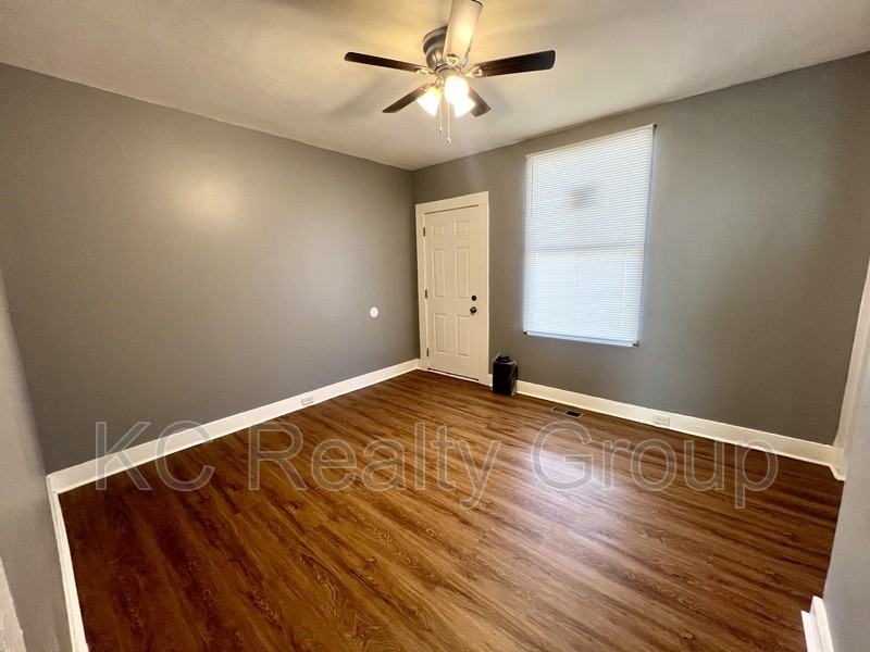1 W Jeffrey St - Photo 2 of 13