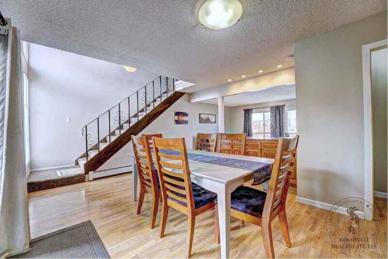1020 Lakeside Ct - Photo 3 of 17