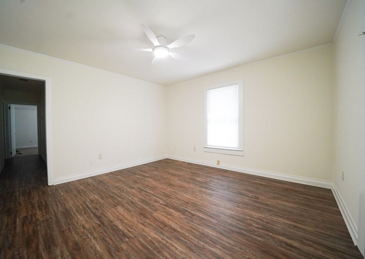 126 Mary St - Photo 4 of 16