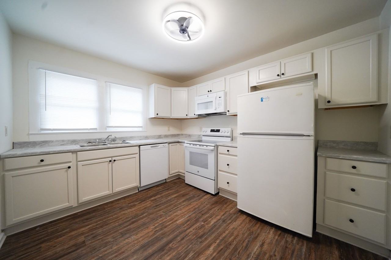 126 Mary St - Photo 6 of 16