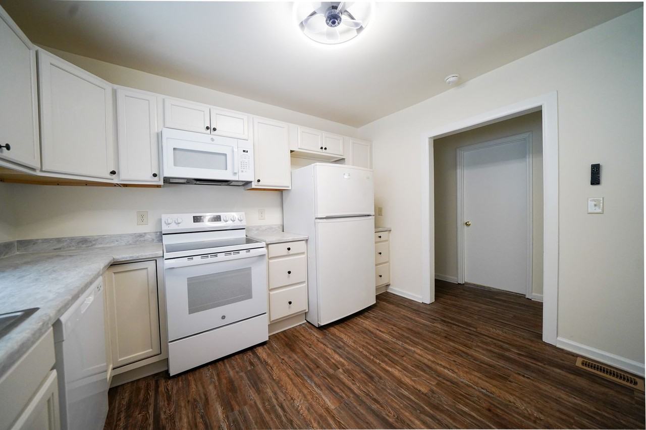126 Mary St - Photo 7 of 16