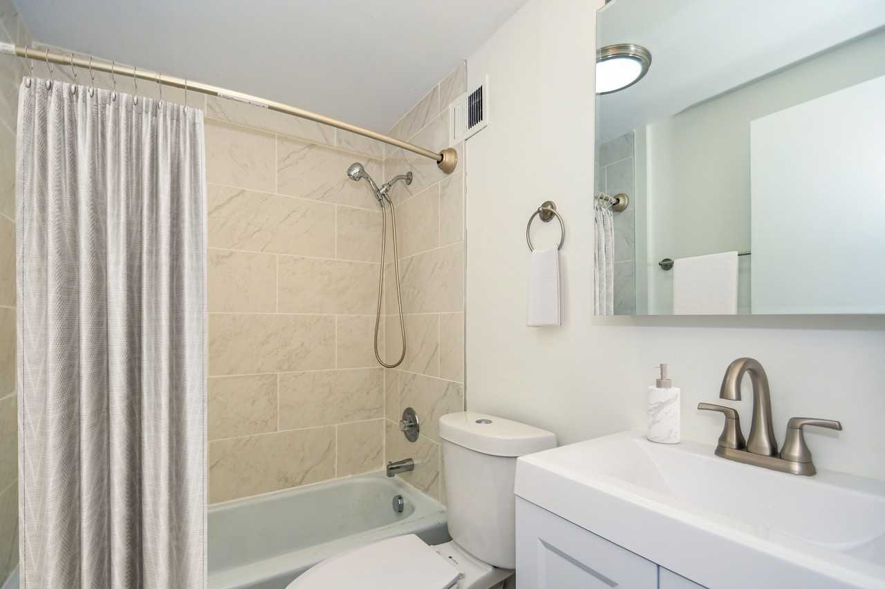 Lincoln Tower Apartments - Photo 7 of 64