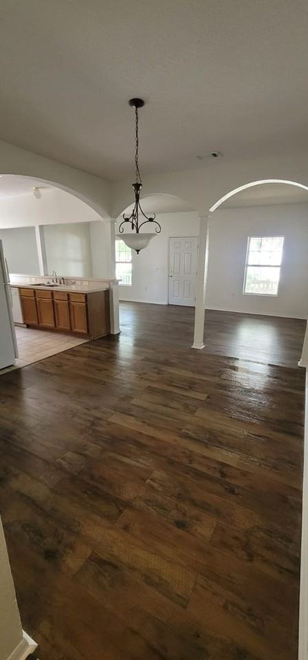 1004 Park Central Cir - Photo 4 of 8